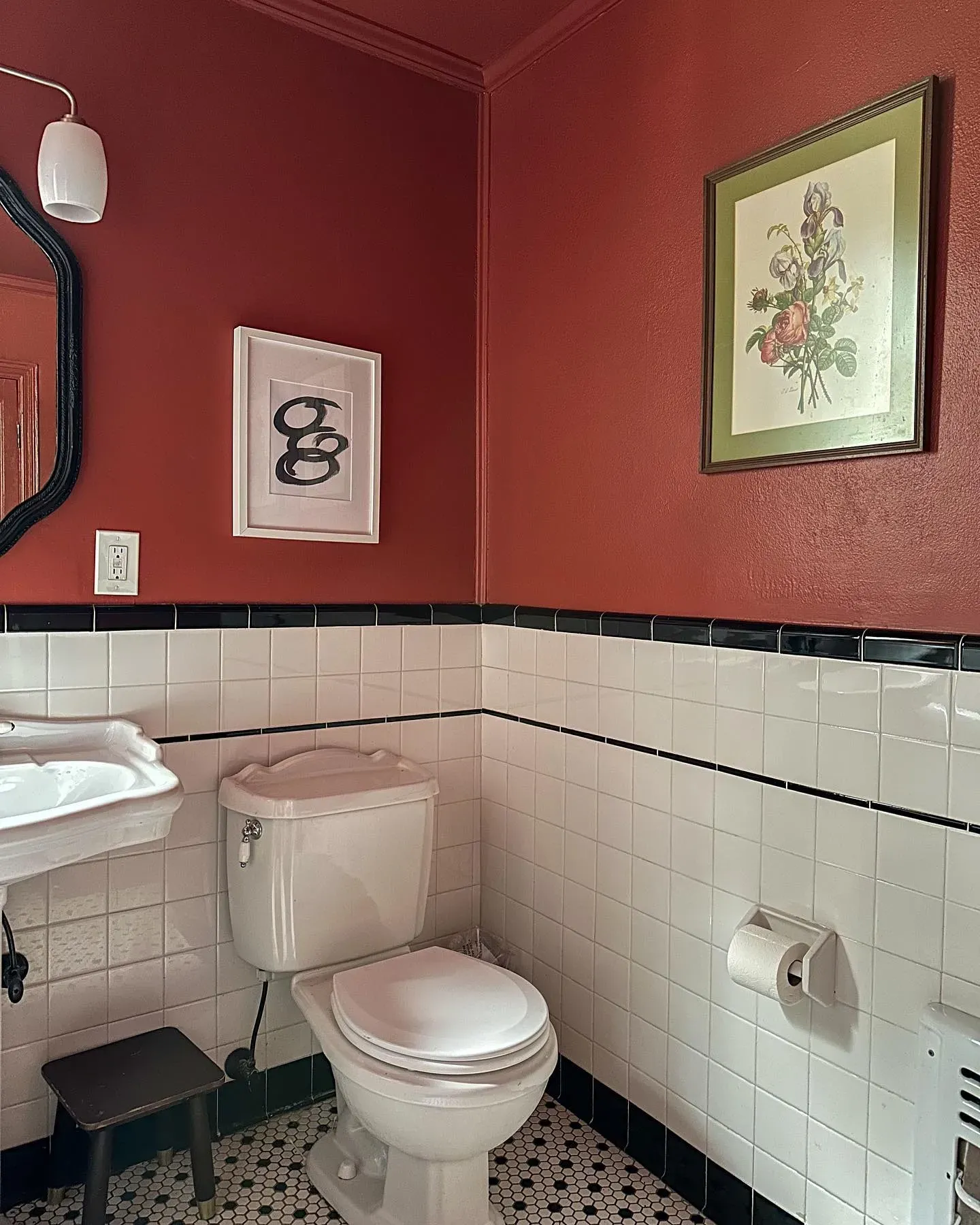 SW Rembrandt Ruby bathroom paint