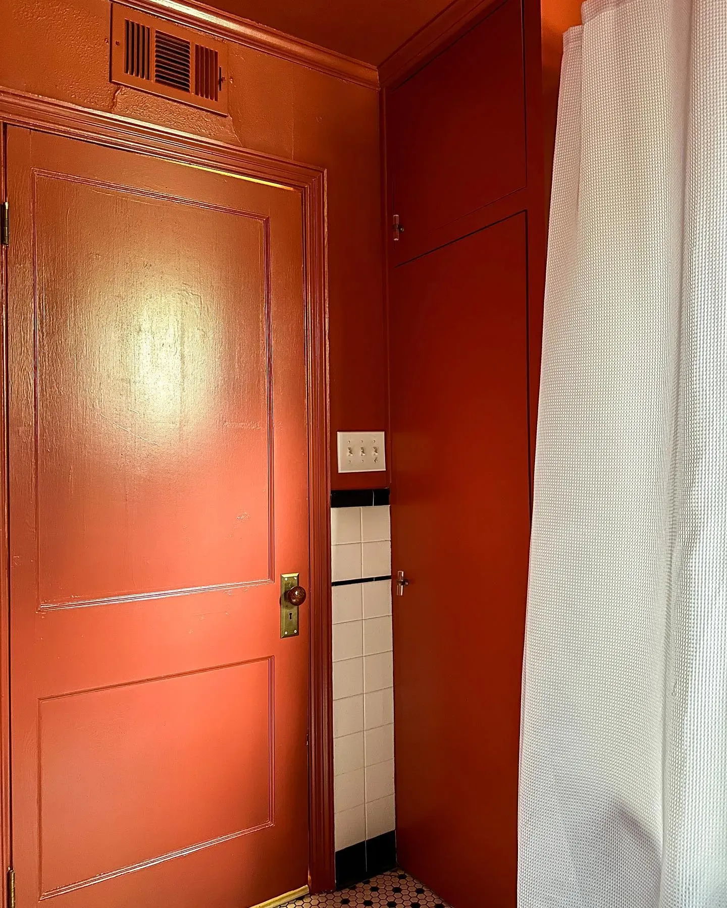 SW Rembrandt Ruby bathroom 