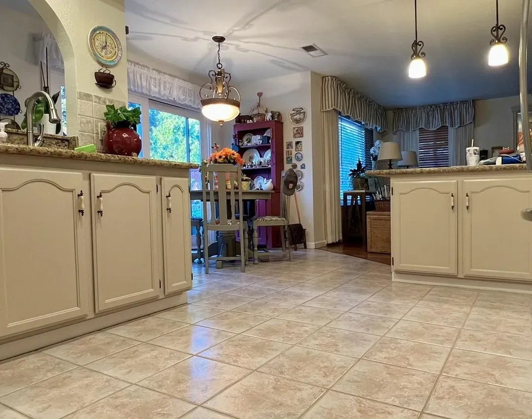 SW Renwick Beige kitchen cabinets review