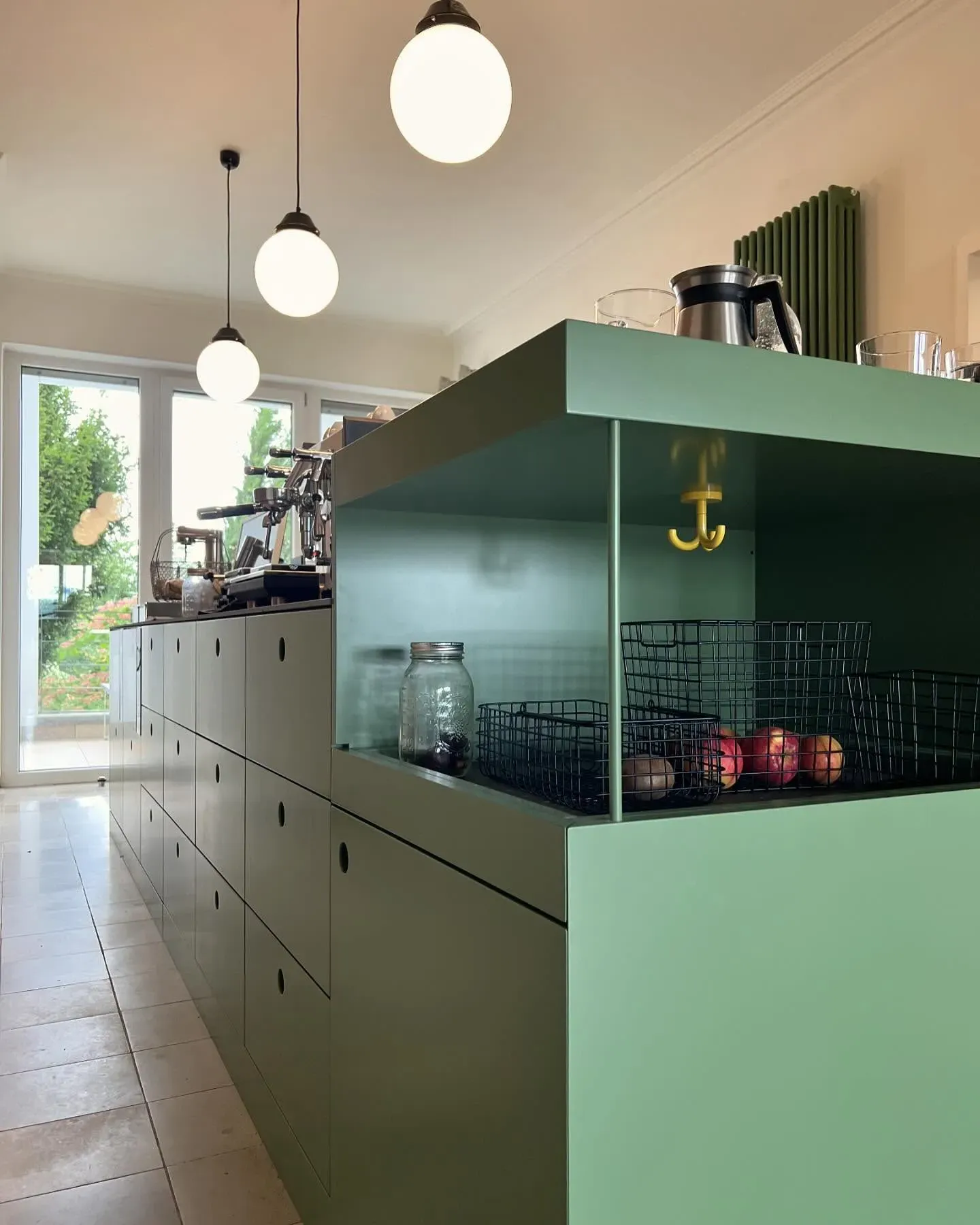 RAL 6011 kitchen cabinets color review