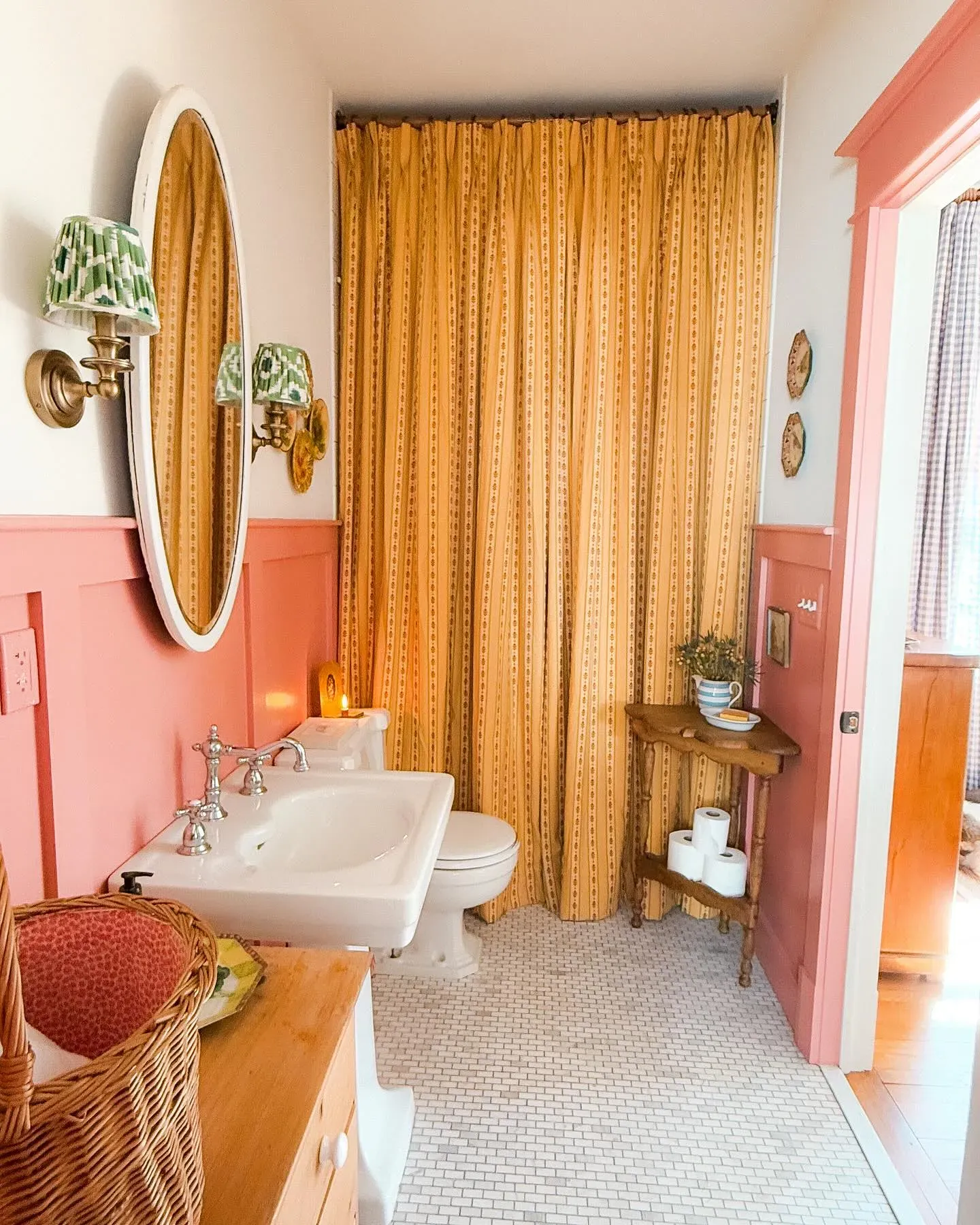 SW Resounding Rose bathroom 
