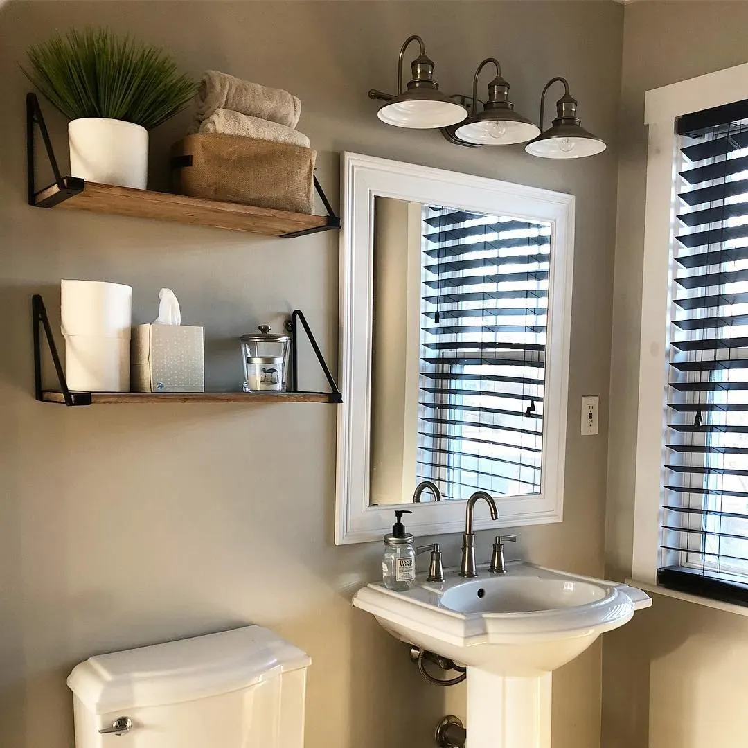 Benjamin Moore HC-172 cozy bathroom 