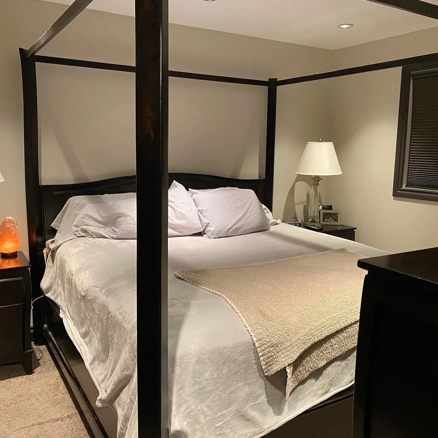 Benjamin Moore HC-172 cozy bedroom color review