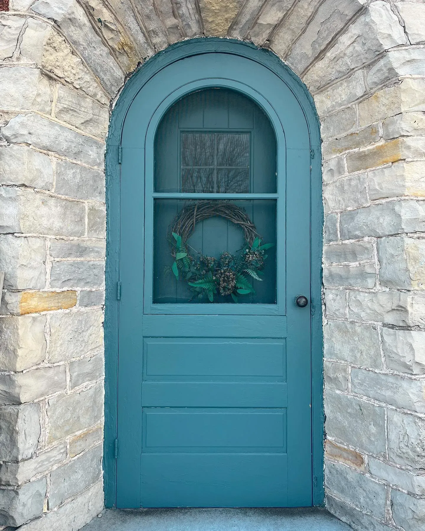 SW Riverway front door color