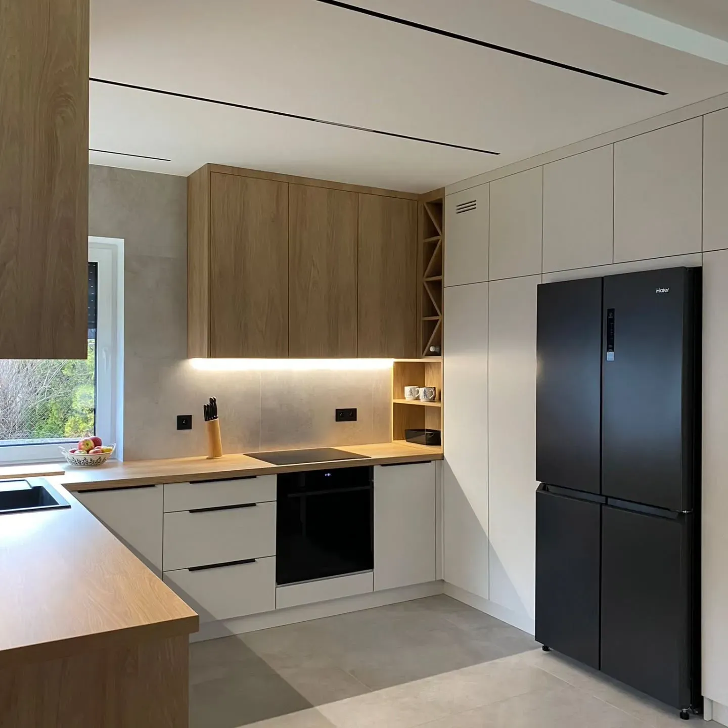 S 1002-Y20R kitchen cabinets color