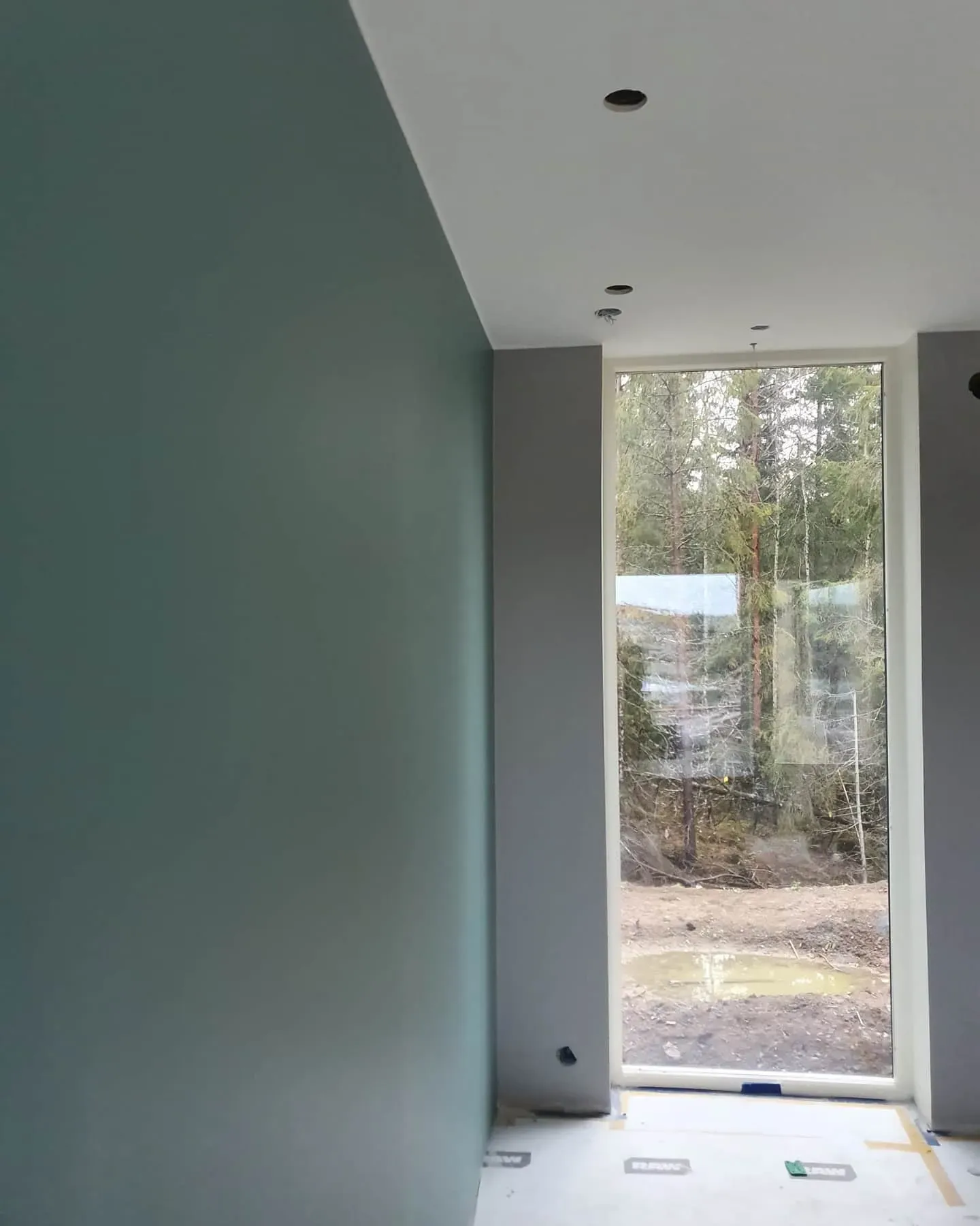 NCS S 4010-B70G accent wall 