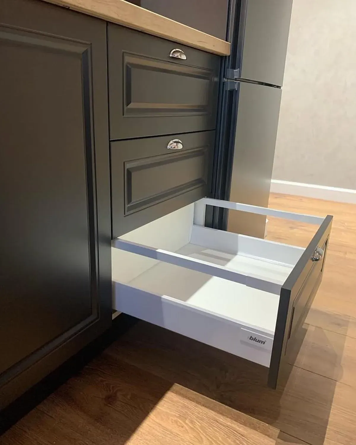 S 8000-N kitchen cabinets review