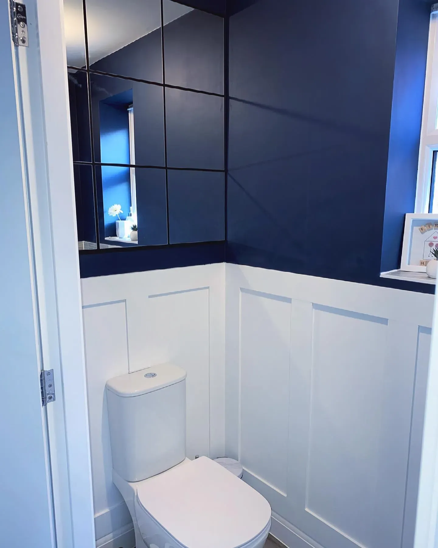 Dulux Sapphire Splendor bathroom picture