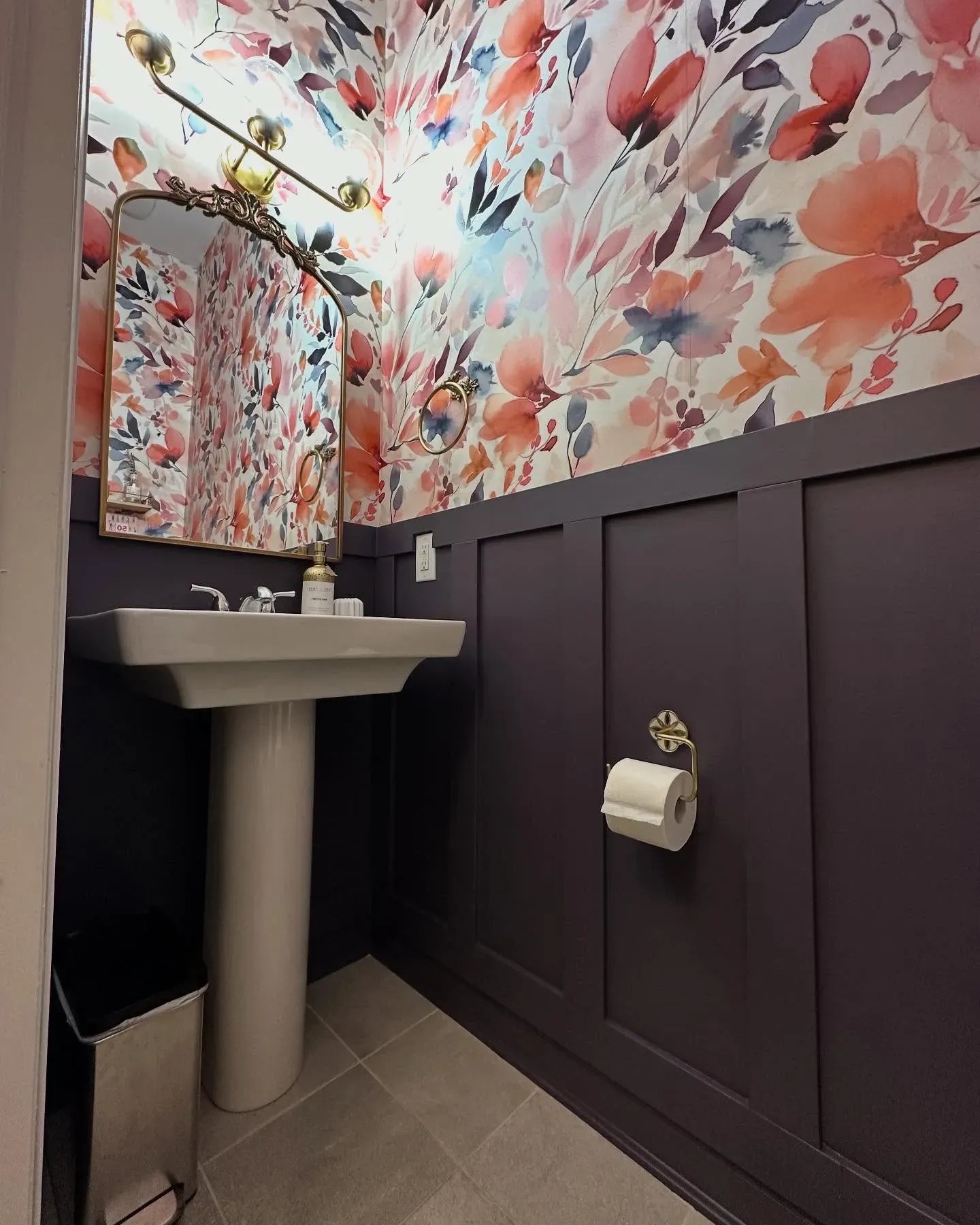 Benjamin Moore Shadow bathroom wall panelling 