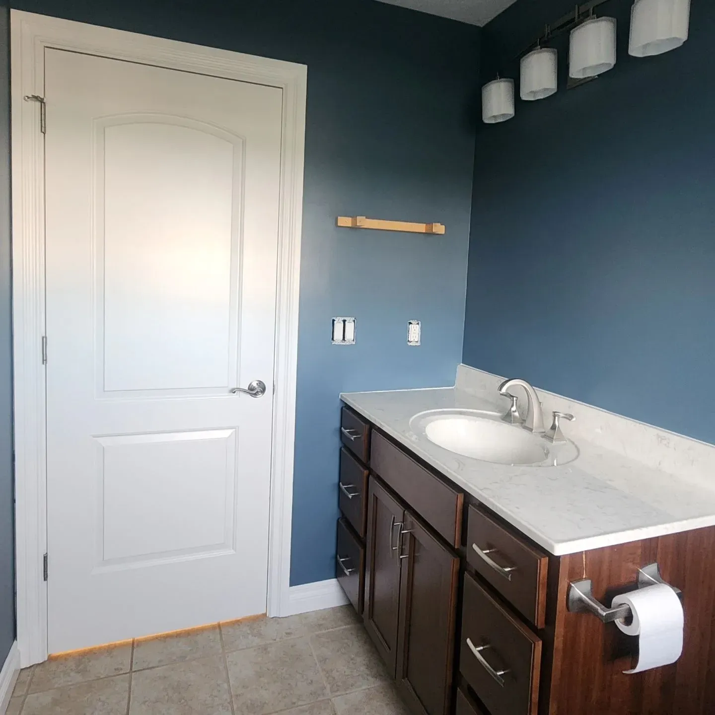 SW Smoky Blue bathroom color review