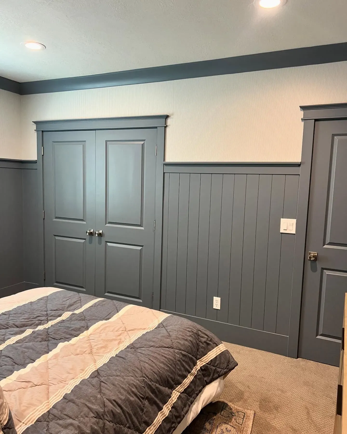 SW 6249 bedroom panelling color