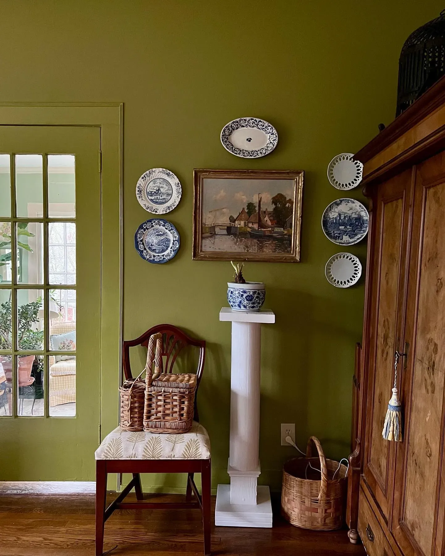 Sherwin Williams Tupelo Tree living room 