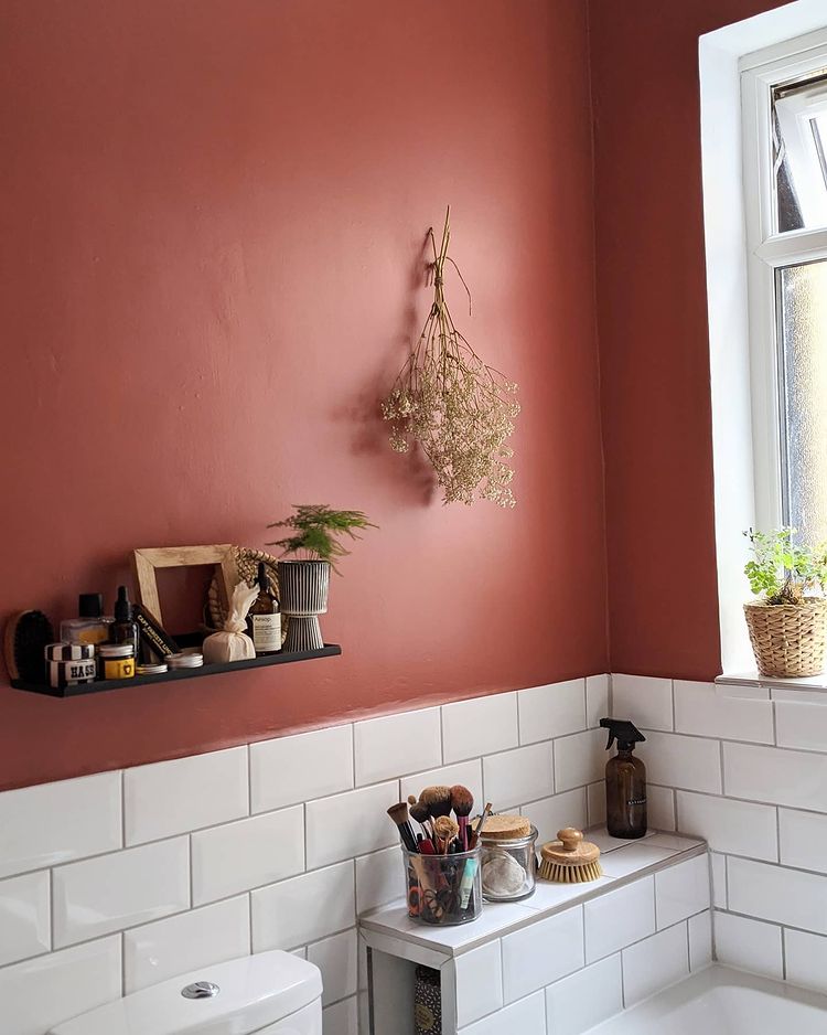 Interior with paint color Little Greene Tuscan Red 140