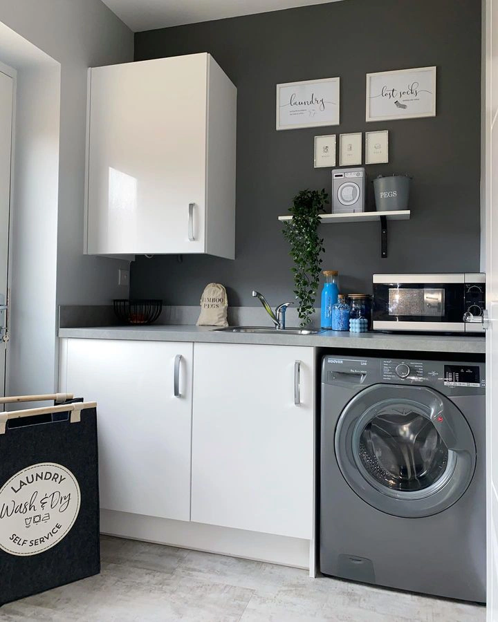 Grey accent wall Dulux Urban Obsession in laundry room