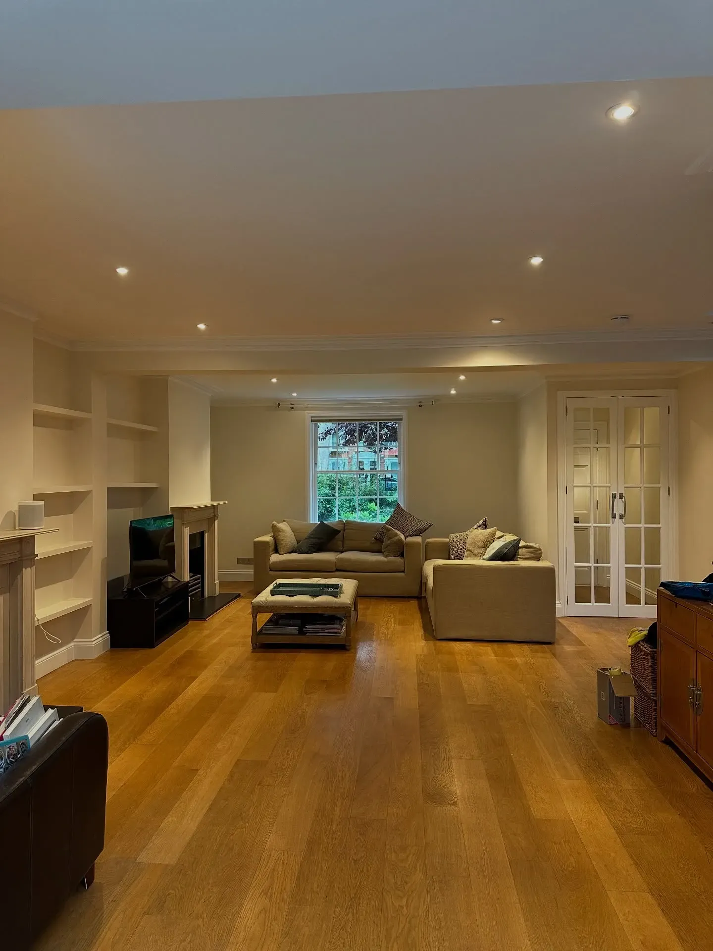 45YY 83/062 living room color