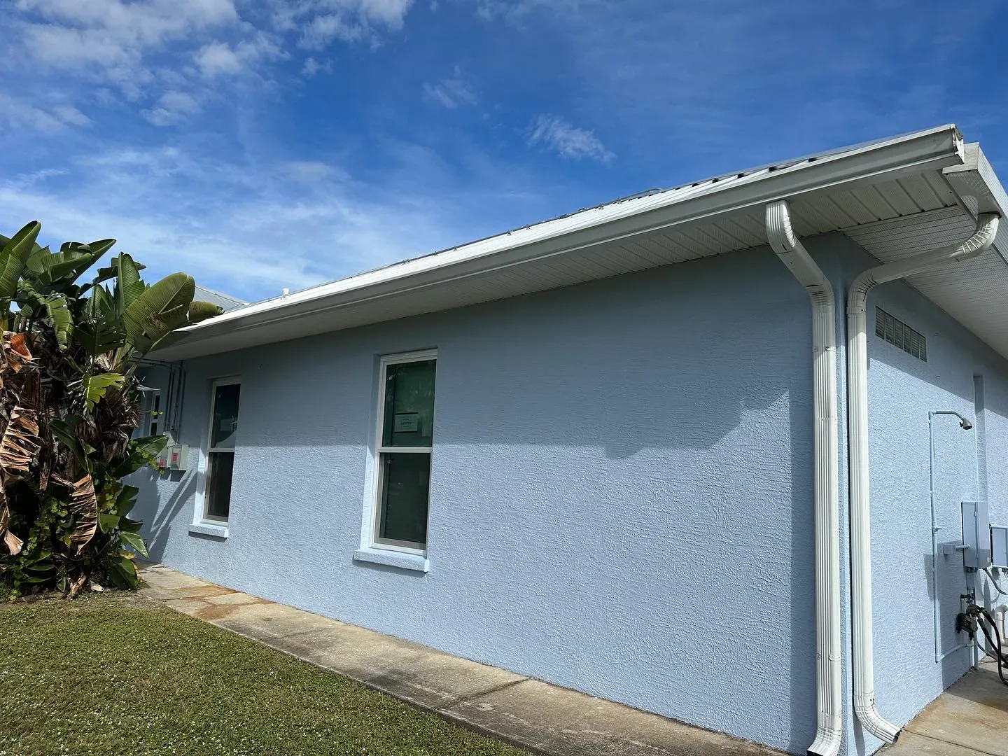 SW Wondrous Blue exterior color review