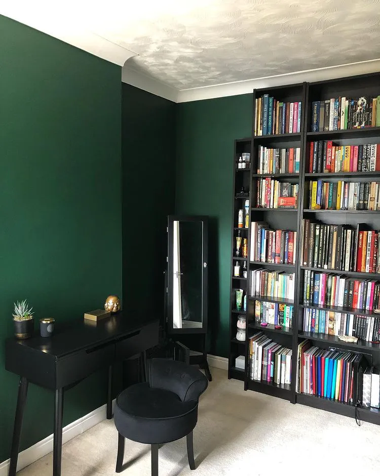 Stylish interior with green paint Dulux 90GY 08/187 review